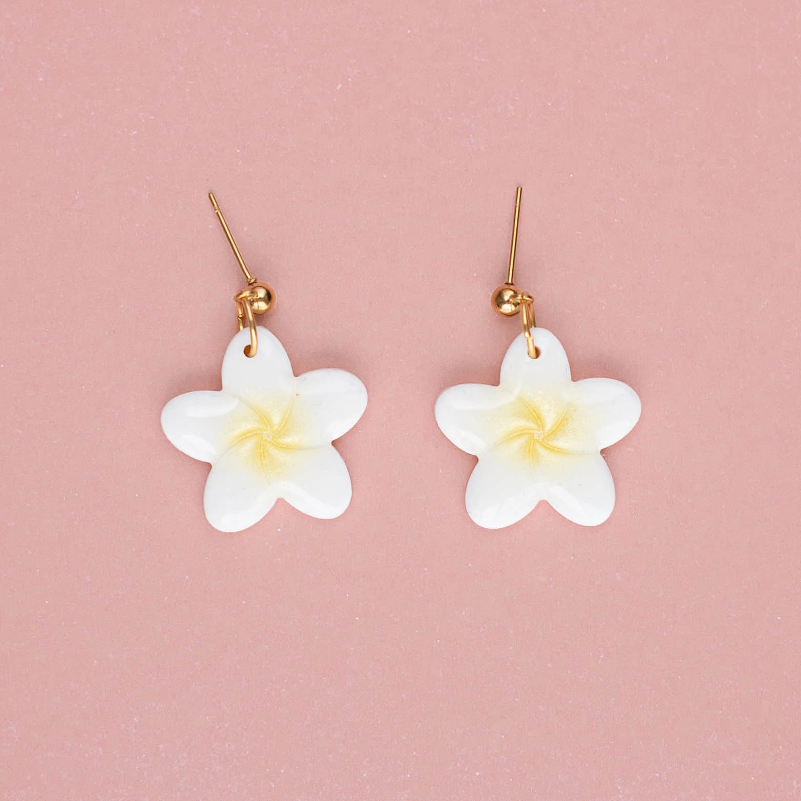 Pendientes Plumeria Blanco