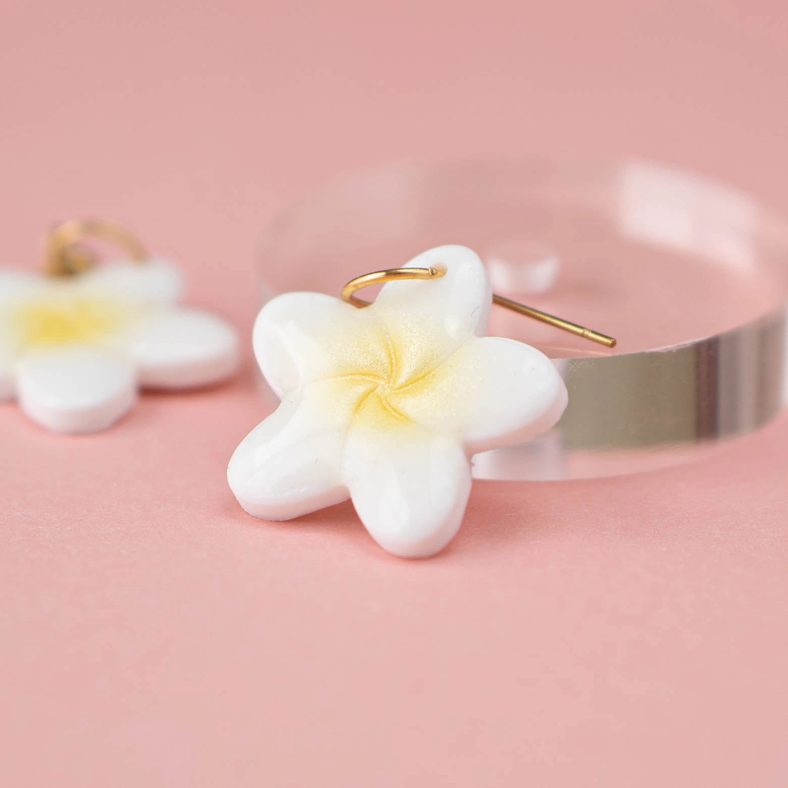 Pendientes Plumeria Blanco